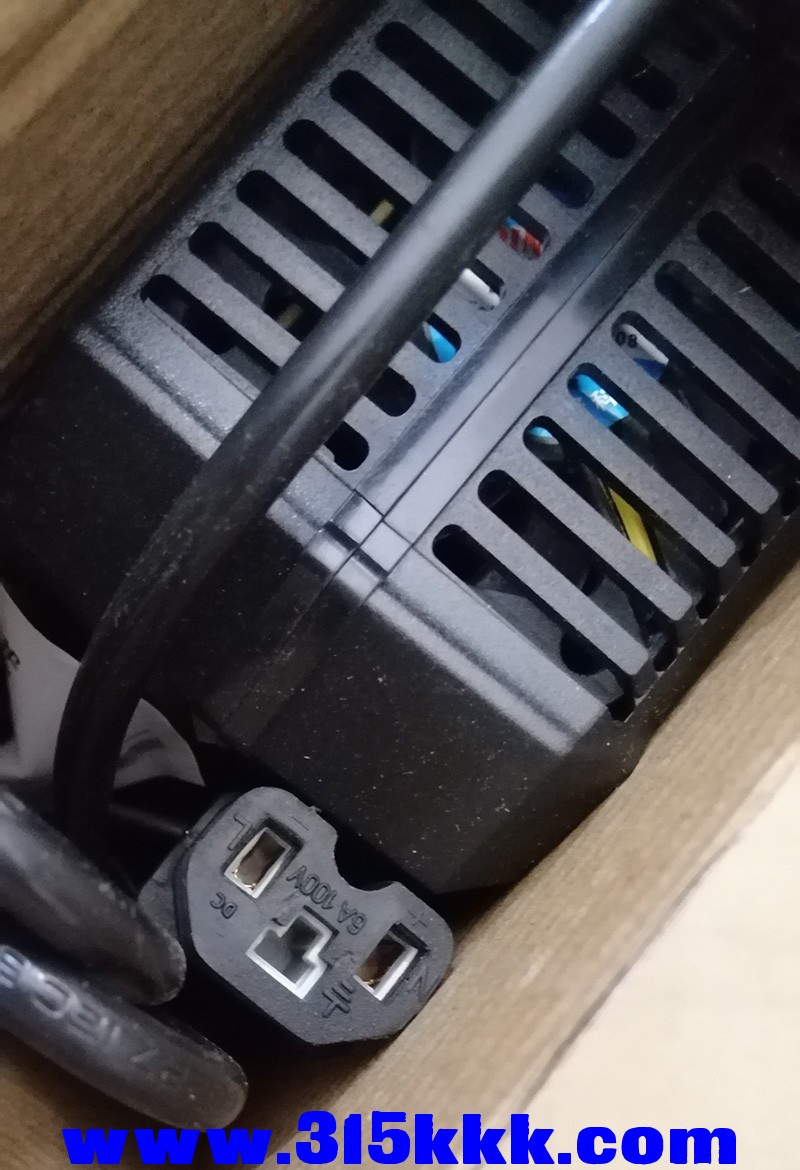 电动车充电器2.jpg