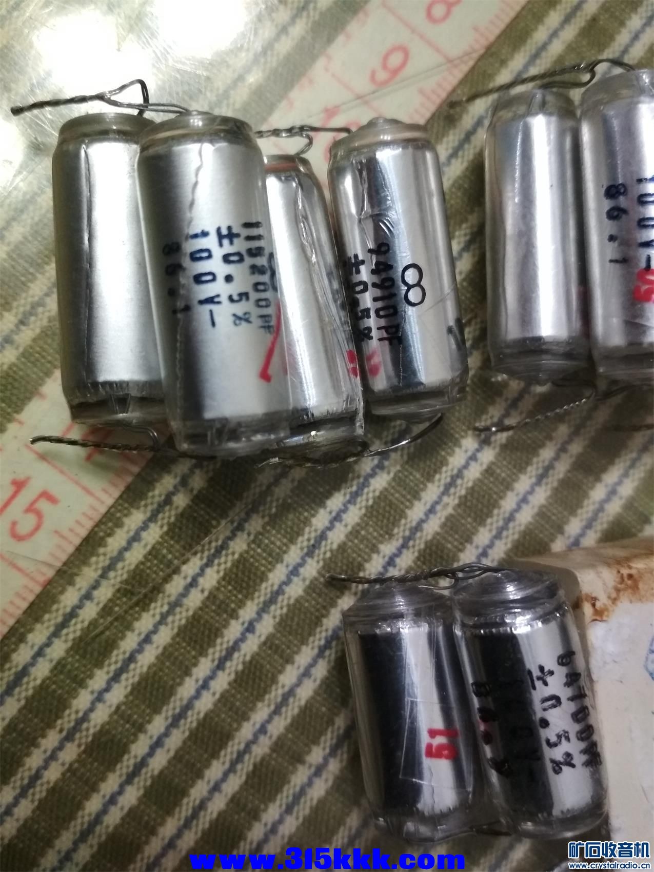 302号高精度电容每组（有的2个一组、有的3个还有的4个一组）4元 (21).jpg