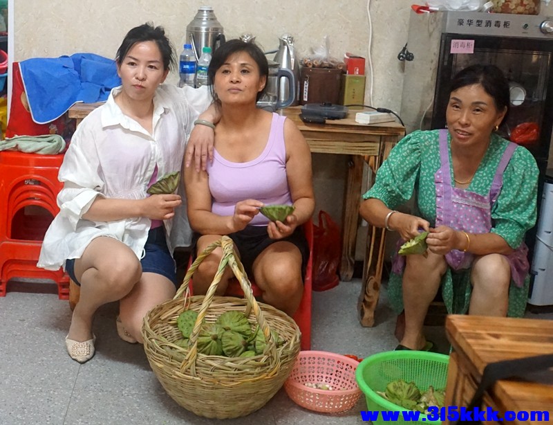 2）有点拘束感觉有点尴尬.jpg