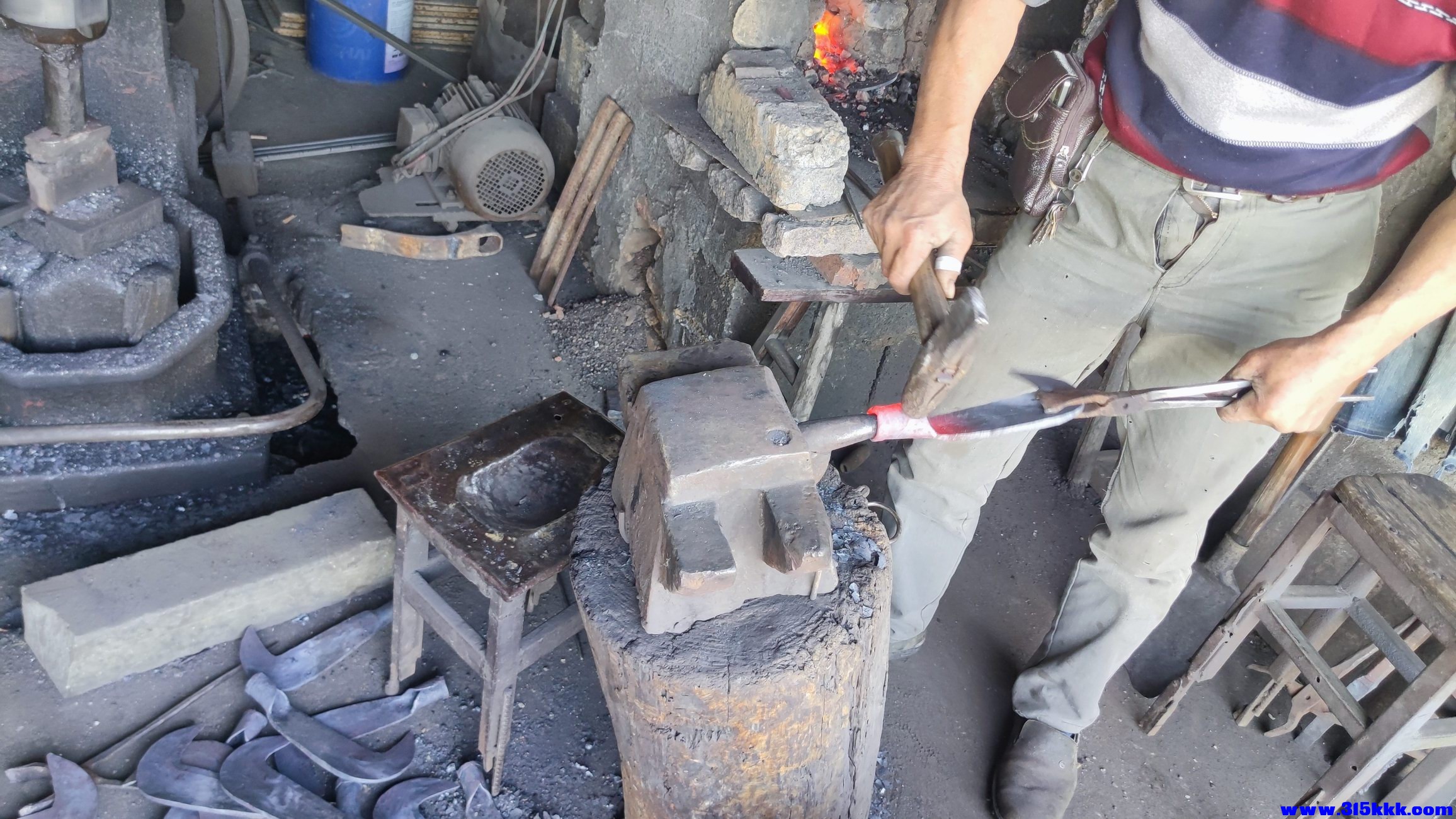 打铁1.jpg